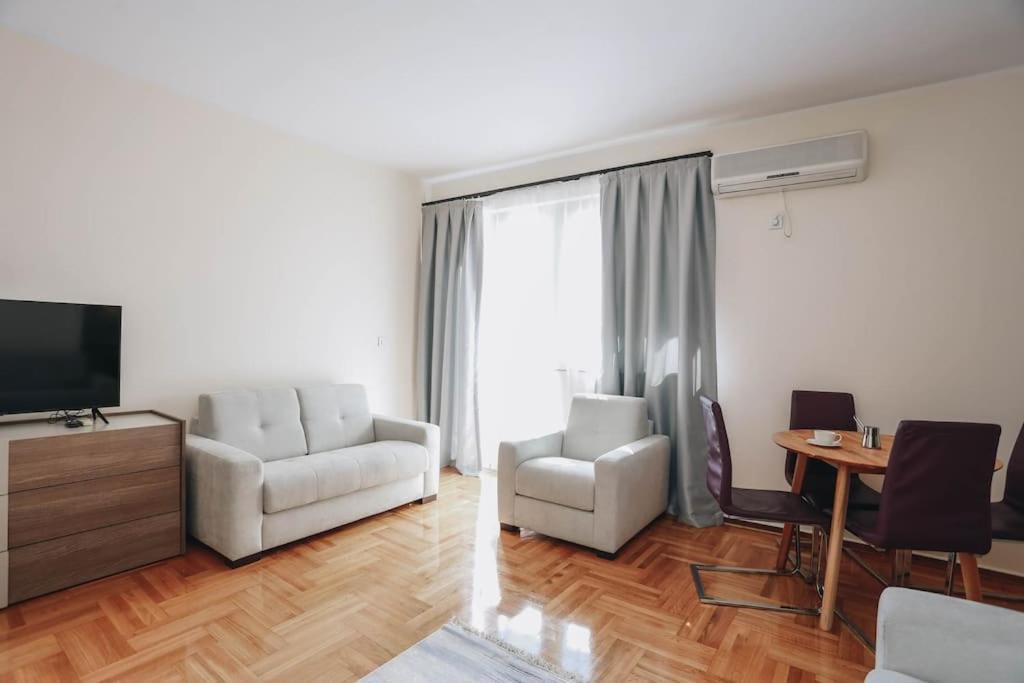 Status-m Adriatic